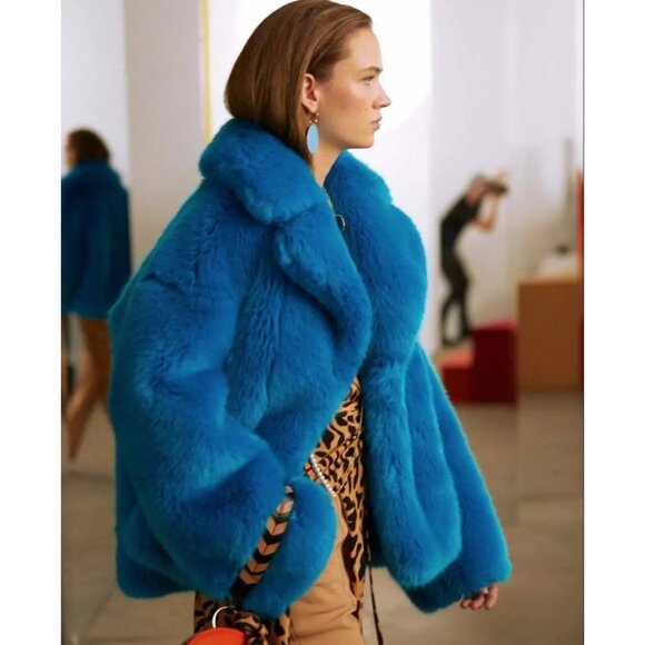 💥INSANELY BEAUTIFUL💥DVF Luxurious Collared Faux Fur Jacket in Cerulean Blue - Picture 5 of 16